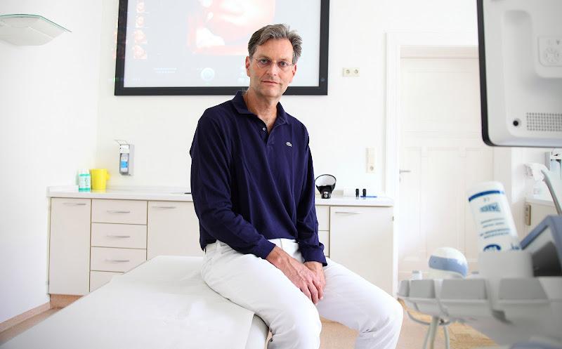 Bild von Herr Dr. med. John Hartung