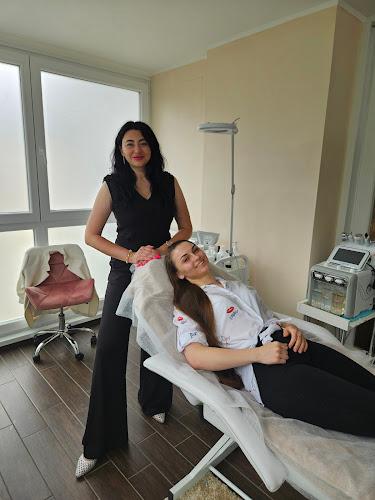 Bild von Kosmetikerin Lady Vi - Gesichtsbehandlung und Haarpflege im Schönheitssalon Lady Vi