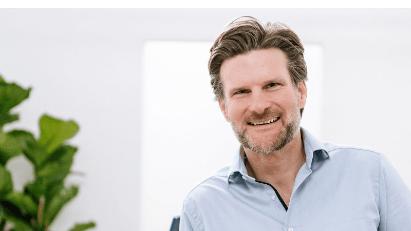 Bild von Brustvergrößerung & Plastische Chirurgie Königsbrunn - Dr. Philip Metz