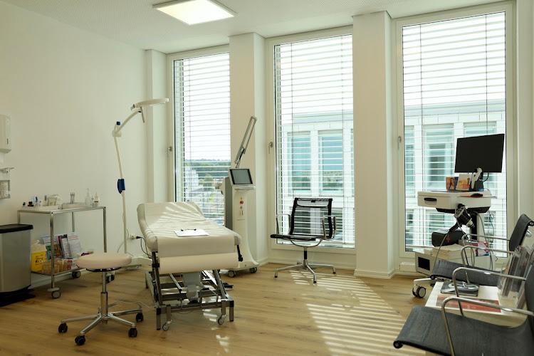 Bild von Ästhetik- und Laserzentrum Hautärztin Priv.-Doz. Dr. med. Stefanie Meyer